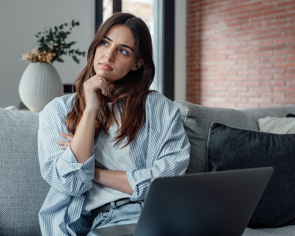 When in doubt about choosing a dermatologist in Bangkok - Bibi Clinic staff members explain three tips for making wise use of cosmetic dermatologists.