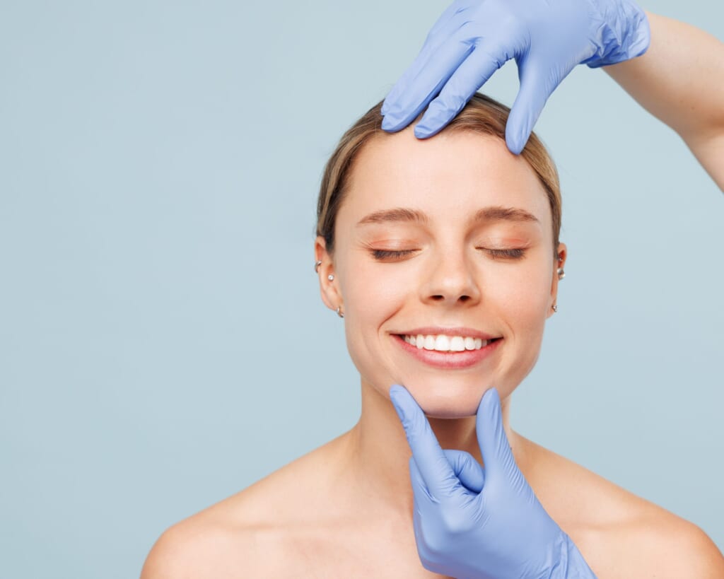 バンコクで皮膚科選びに迷ったら──美容皮膚科を賢く活用する3つのコツをBibi Clinicのスタッフが解説