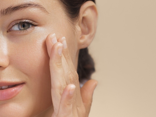 ニキビ・ニキビ跡を治すだけでなく、 ニキビができにくい肌を目指す