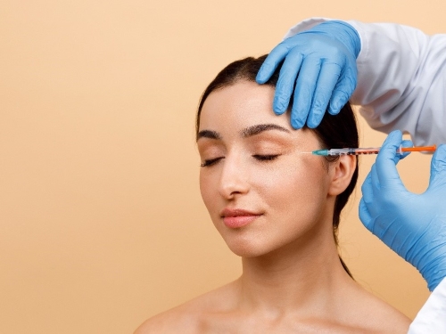 症状・肌質を見極め、<br>多彩なメニューから適切な治療法をご提案