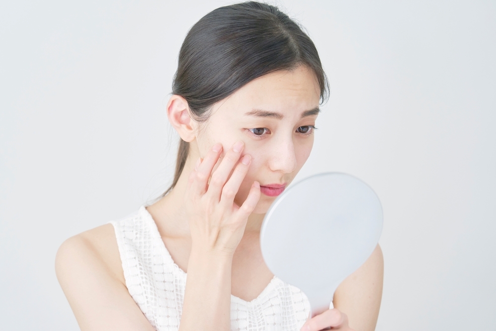 目尻ボトックスで笑顔に自信！施術のメリット・デメリット徹底解説｜Bibi Clinic｜ビビクリニック｜タイ・バンコクの美容クリニック