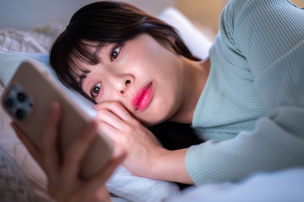 スマートフォン・寝不足……日常の積み重ねも原因に