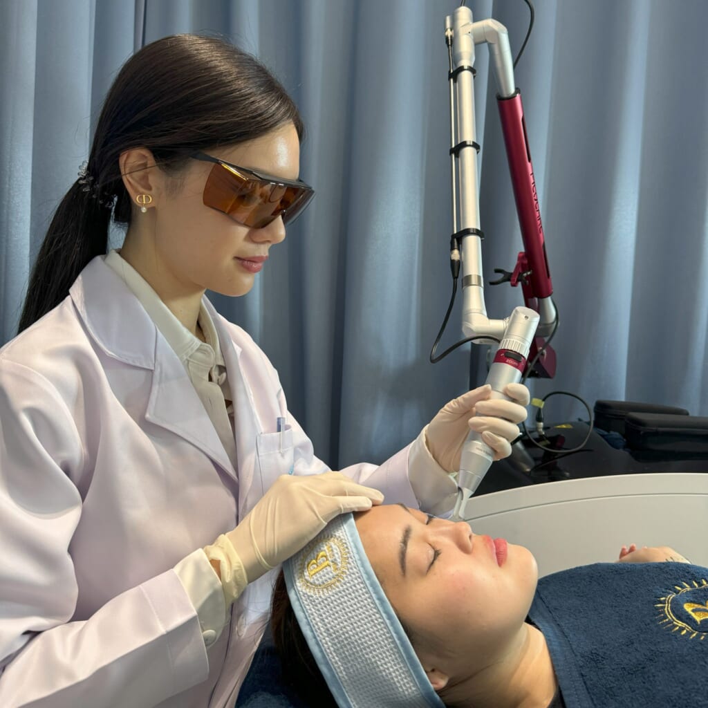 A look at the Pico laser procedure at bibi clinic.